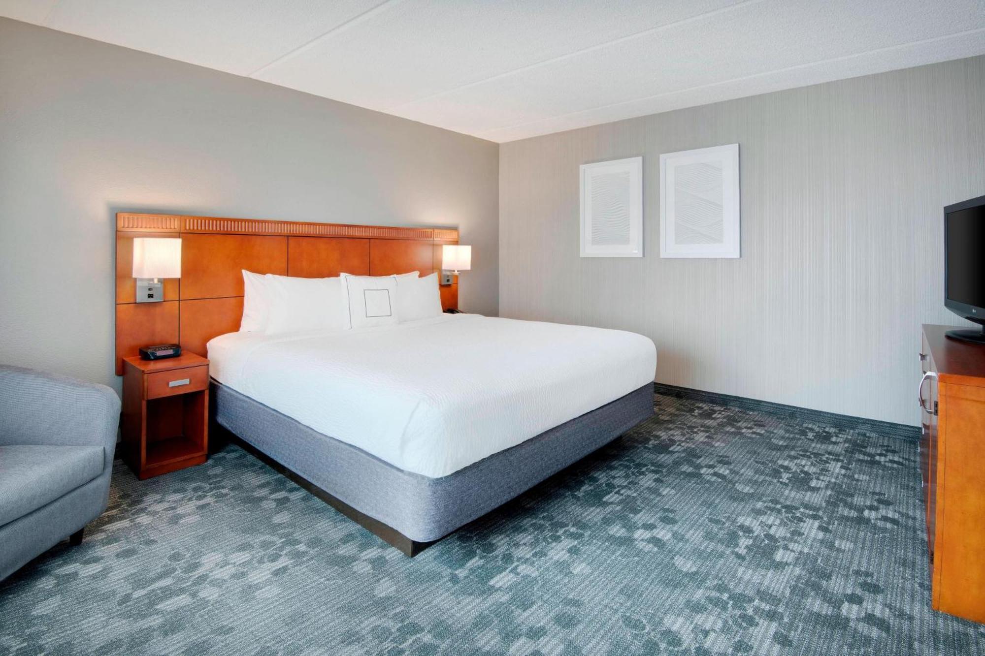 Courtyard By Marriott Savannah Midtown Екстериор снимка