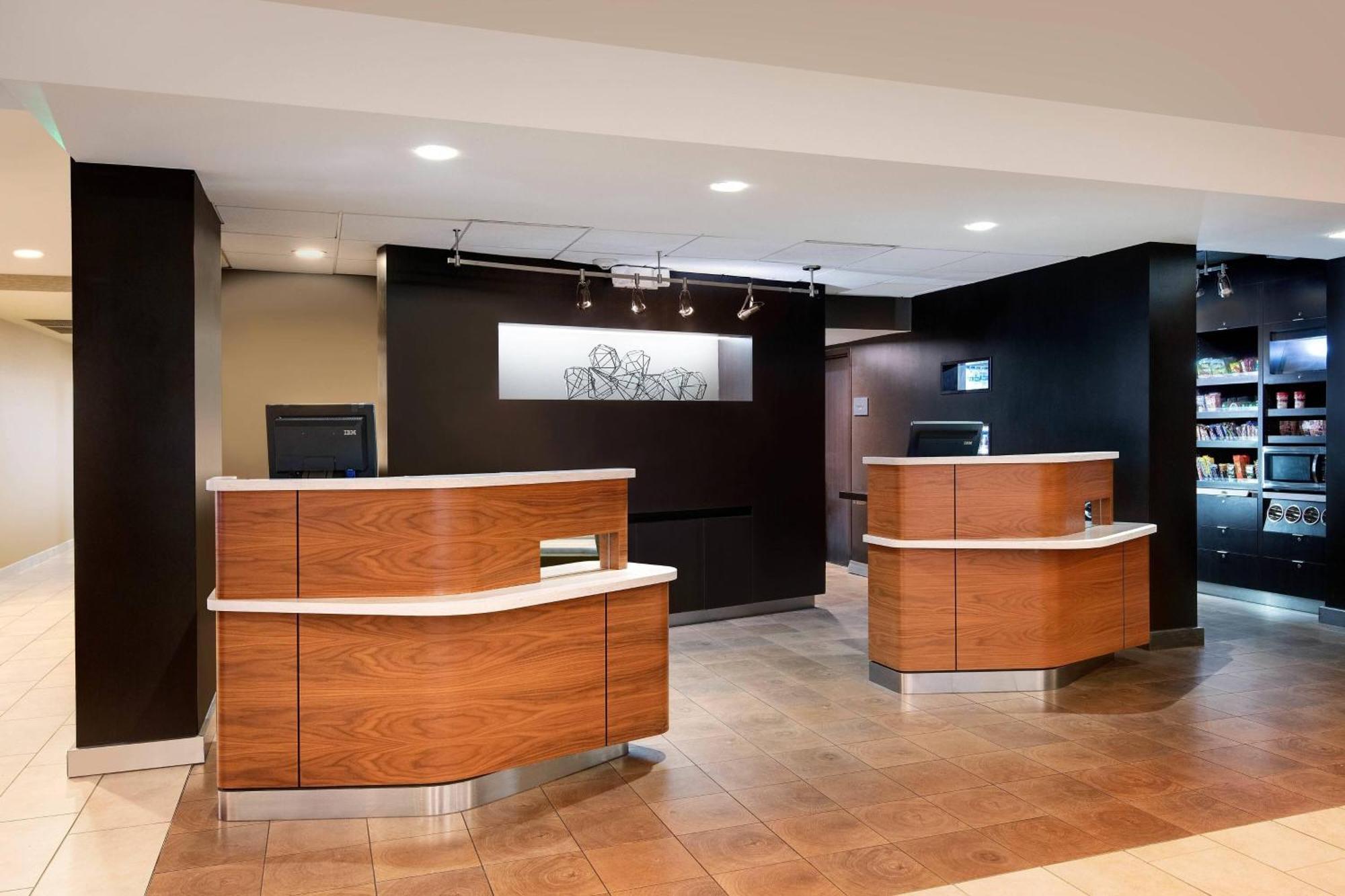 Courtyard By Marriott Savannah Midtown Екстериор снимка