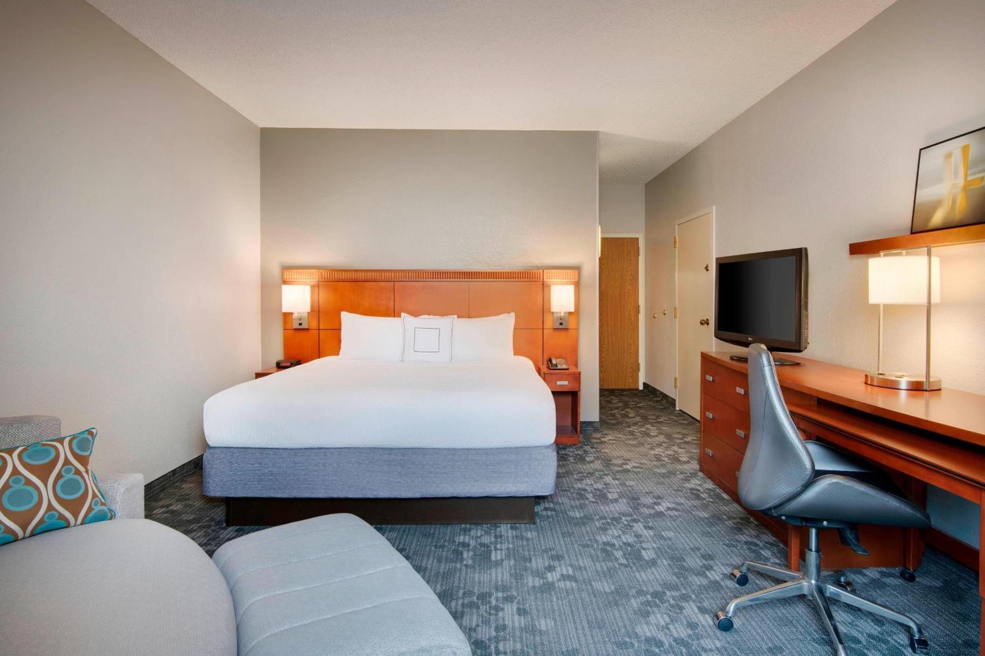 Courtyard By Marriott Savannah Midtown Екстериор снимка