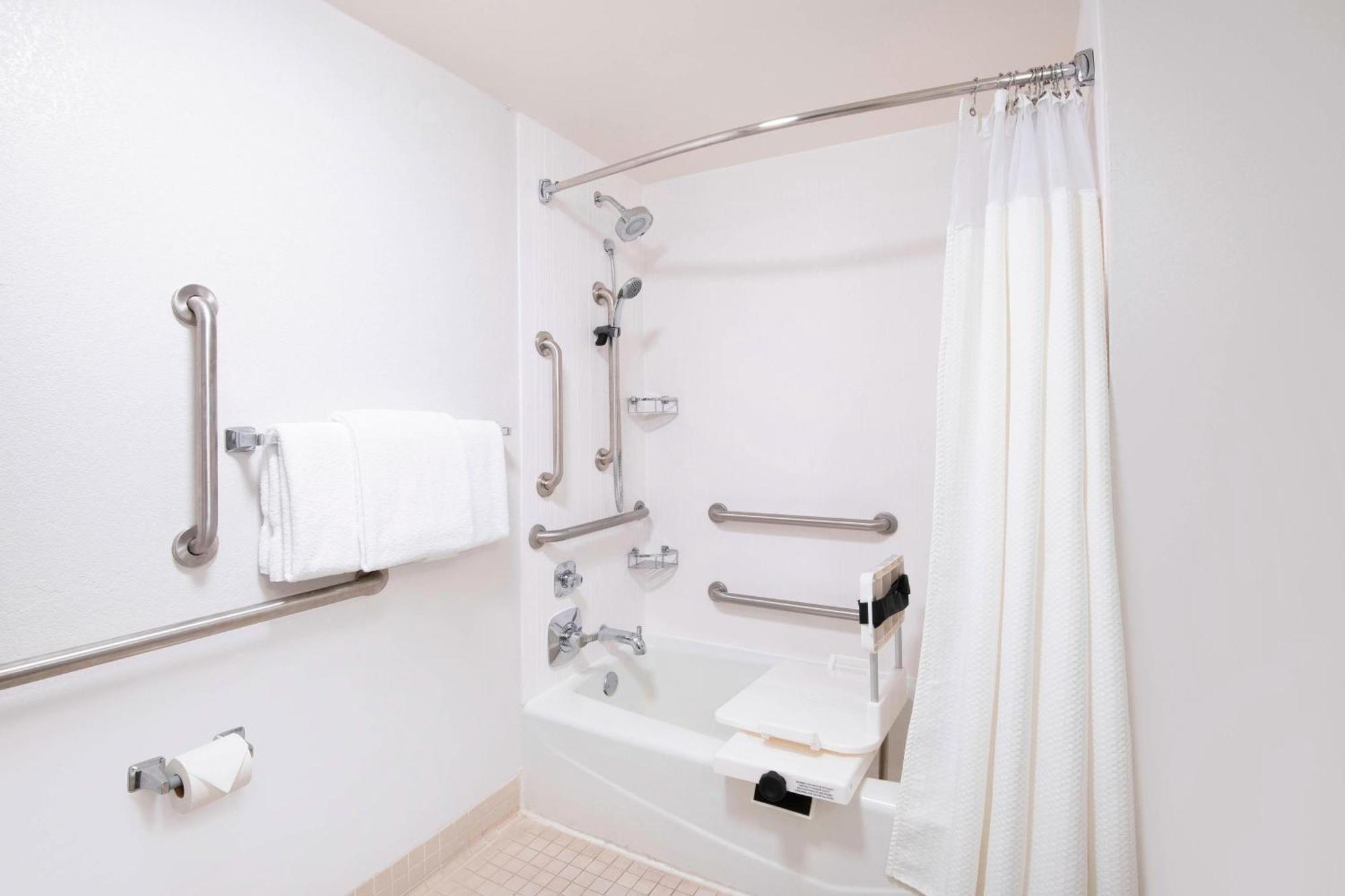 Courtyard By Marriott Savannah Midtown Екстериор снимка