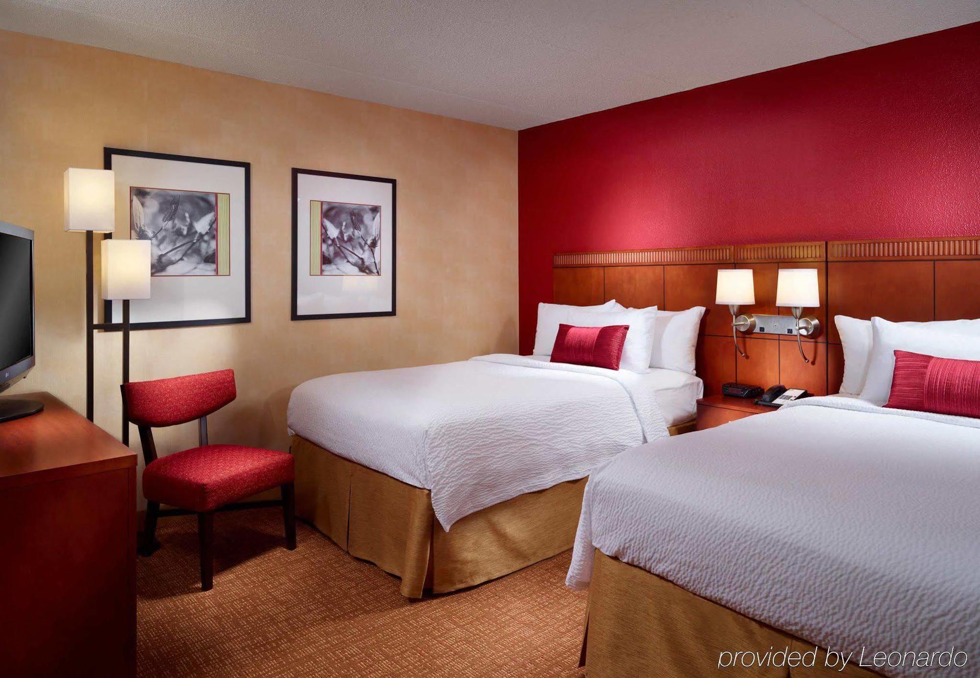 Courtyard By Marriott Savannah Midtown Екстериор снимка