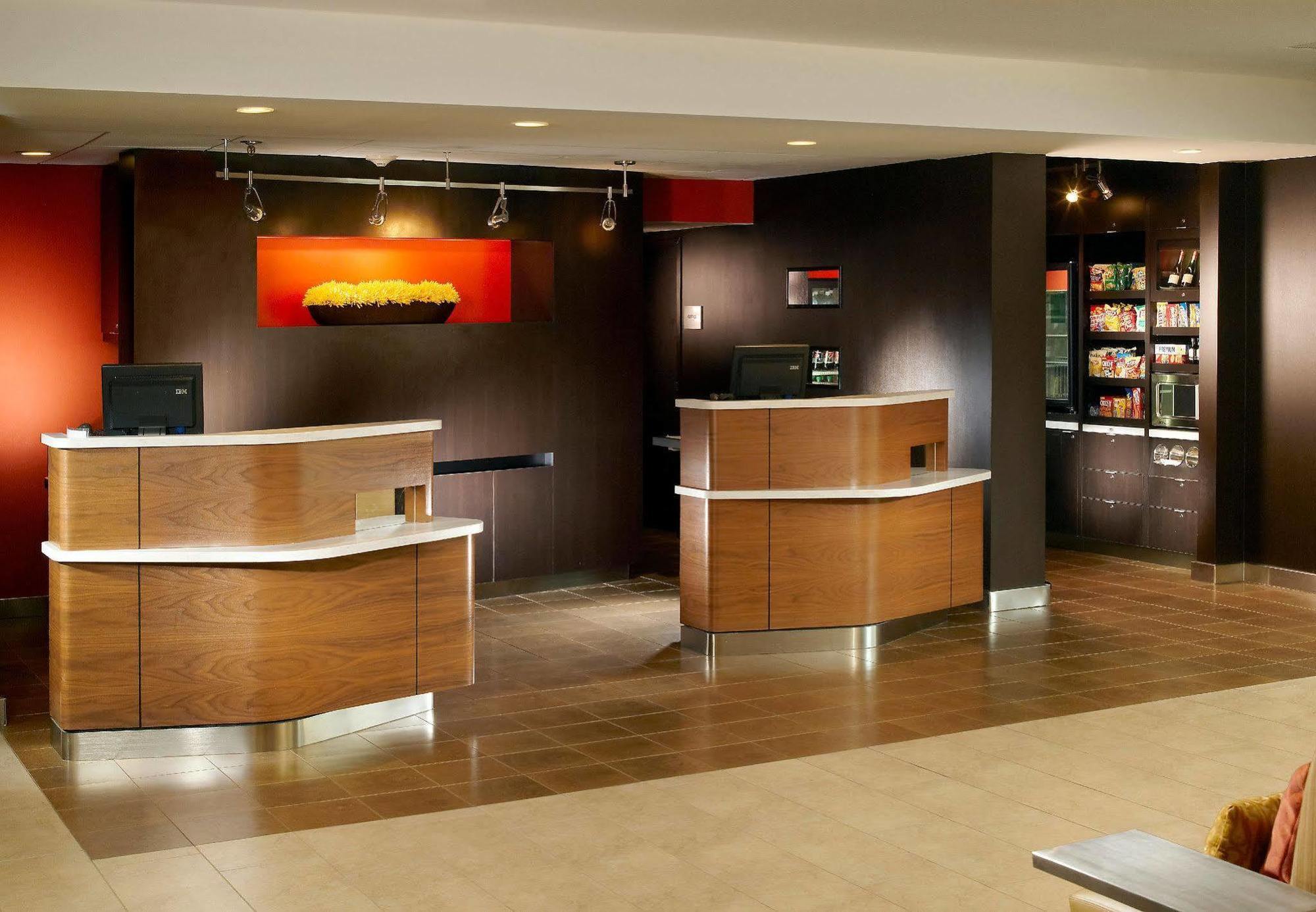Courtyard By Marriott Savannah Midtown Екстериор снимка
