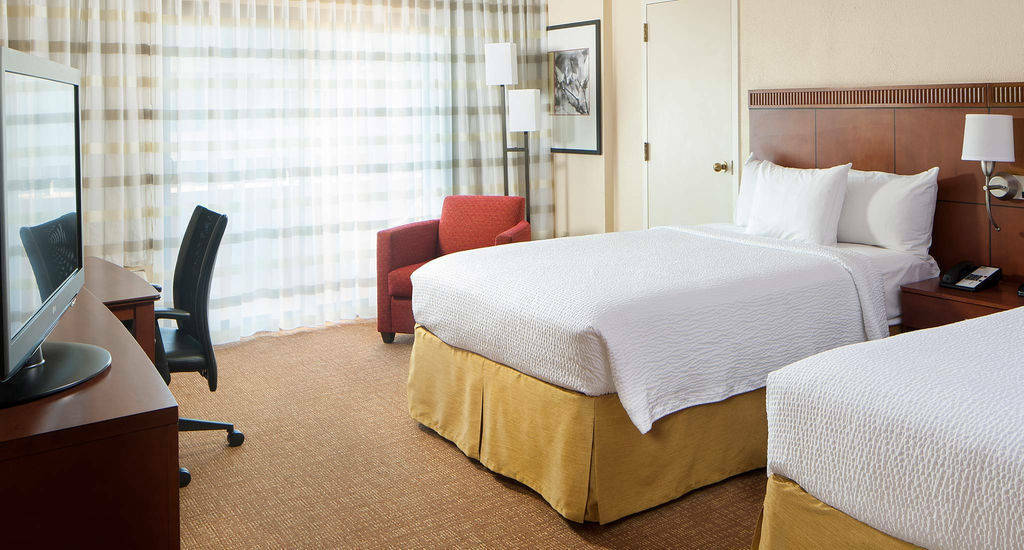 Courtyard By Marriott Savannah Midtown Екстериор снимка